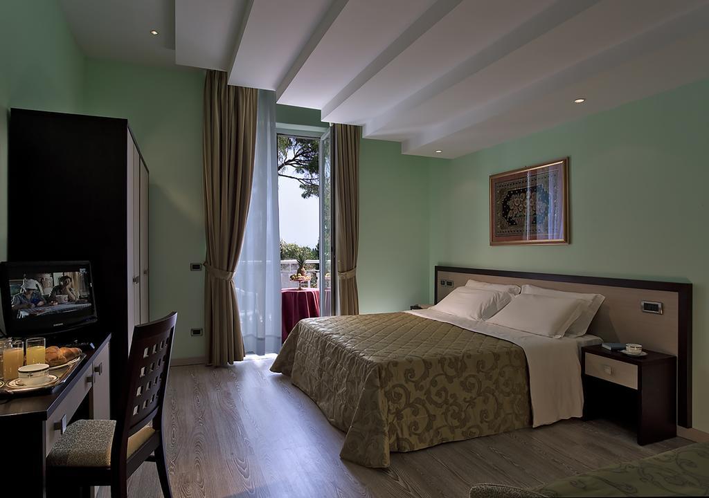Hotel Regina Palace Terme อีสเกีย ห้อง รูปภาพ
