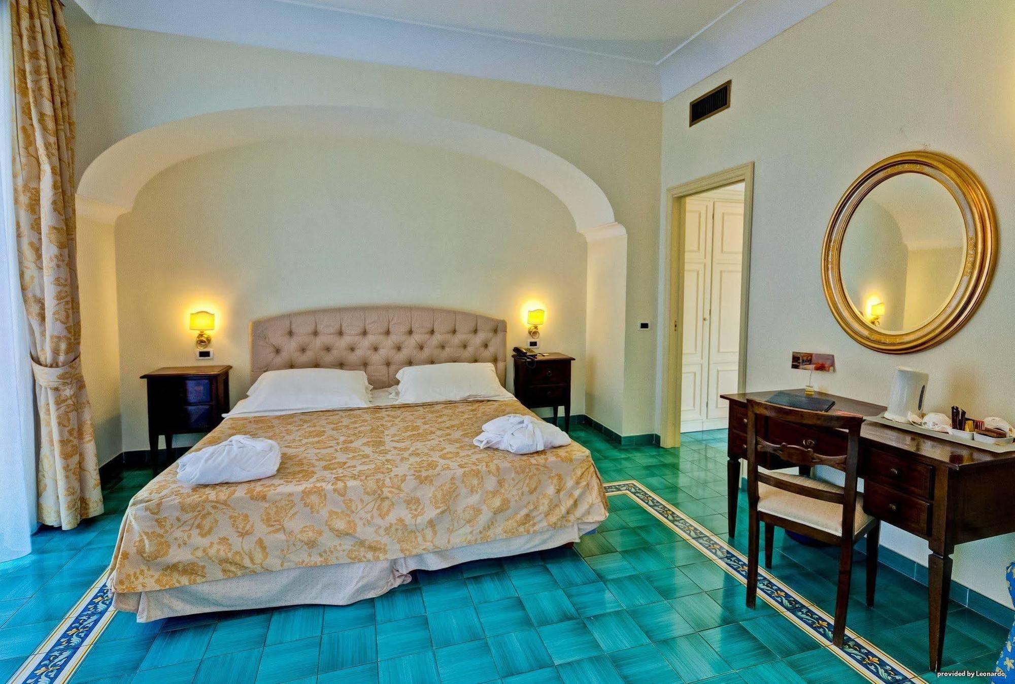 Hotel Regina Palace Terme อีสเกีย ภายนอก รูปภาพ